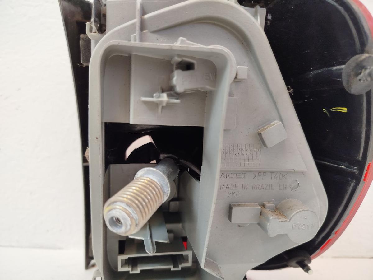 Rückleuchte links Rücklicht Heckleuchte Schlussleuchte Arteb VW Fox 5Z