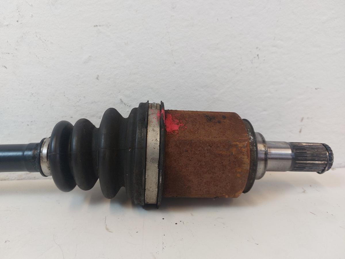 Kia Ceed Typ ED Kombi Antriebswelle vorn links Gelenkwelle 1.6 93kw OEM