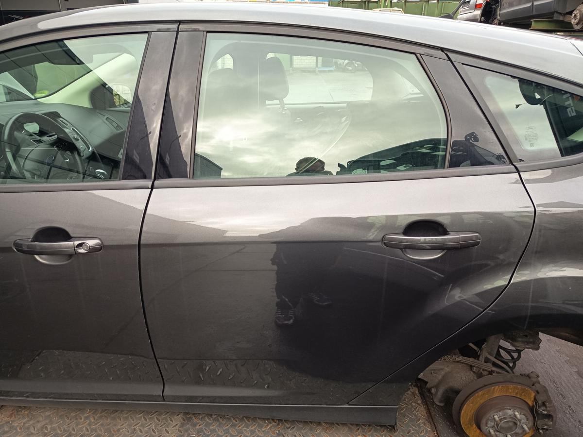 Ford Focus III original Tür hinten links Magnetic Grau 5TRG Baujahr 2015