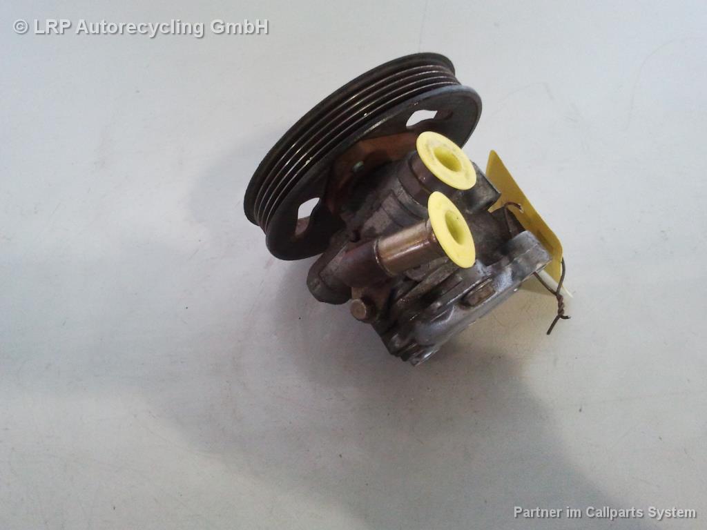 VW Passat 3BG Servopumpe 8D0145156L KYB 1.6 75kW ALZ BJ2003