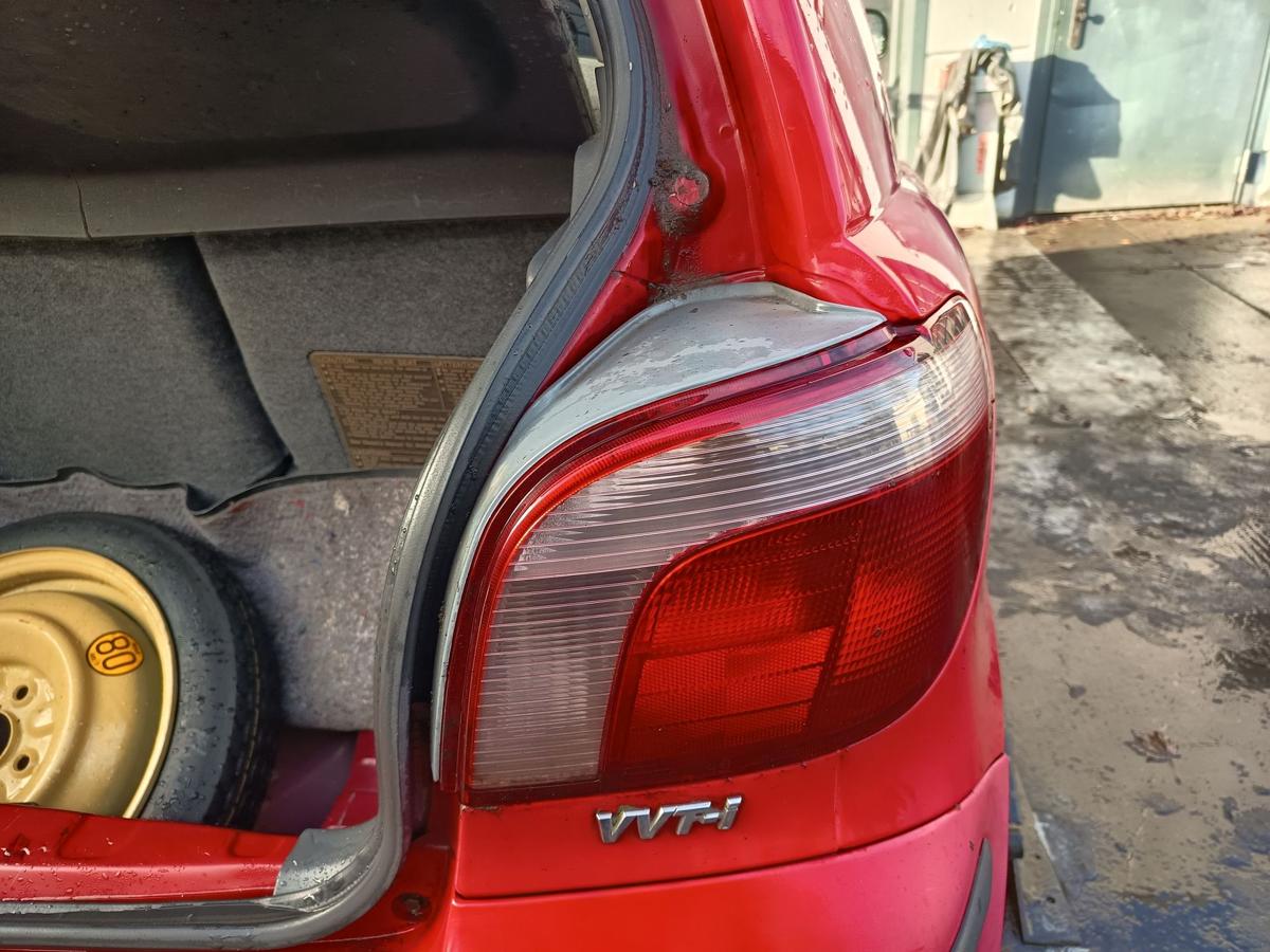 Toyota Yaris XP10 original R&uuml;ckleuchte rechts Heck/Schluss/Licht Bj 2001
