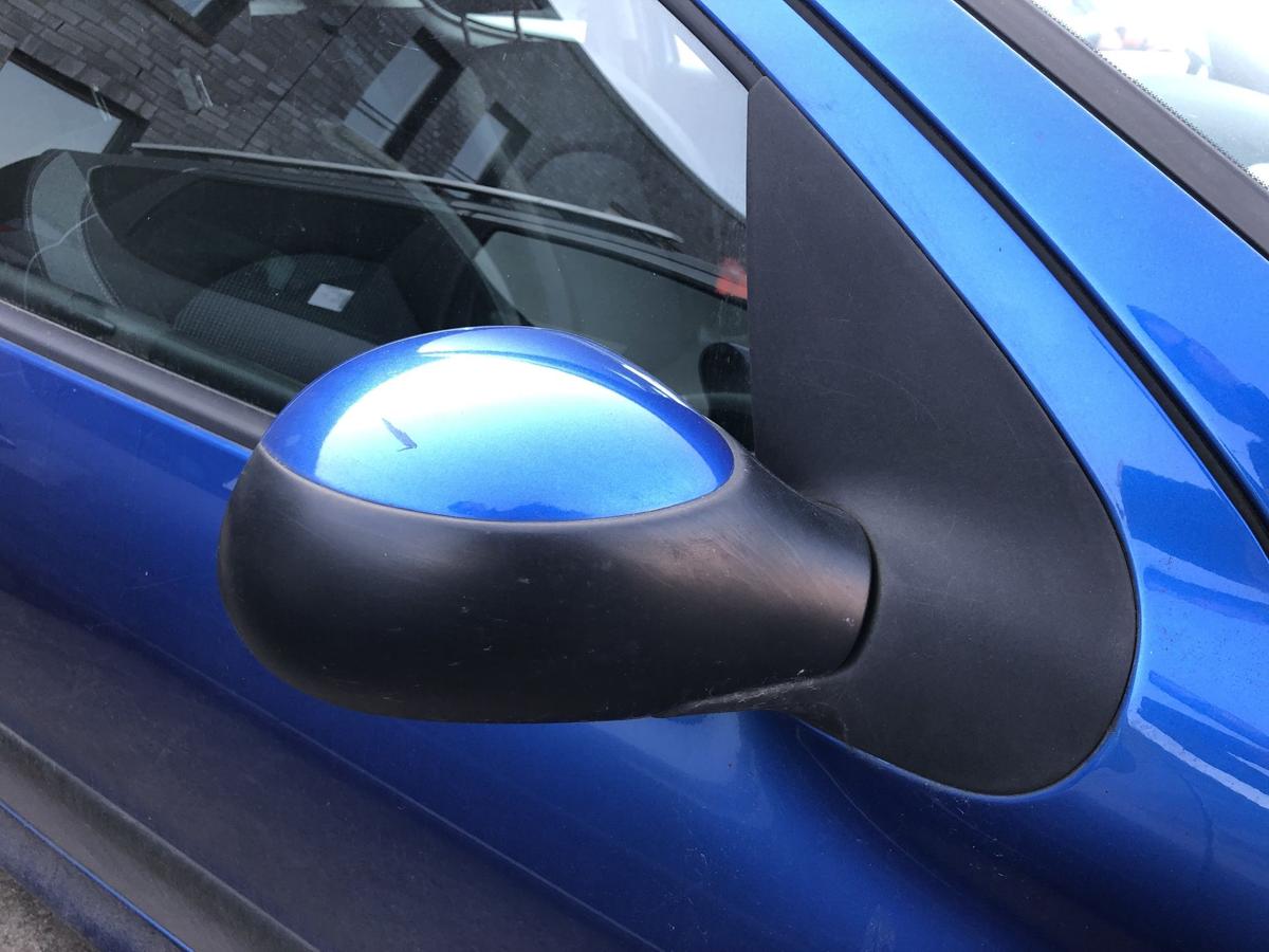 Peugeot 206+ Au&szlig;enspiegel rechts Seitenspiegel manuelle Verstellung Spiegel KGS