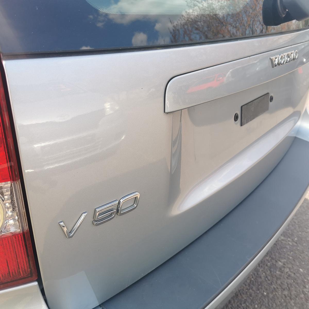 Volvo V50 M Heckklappe Klappe hinten mit Scheibe Rohbau 47700 ELECTRIC SILVER MET