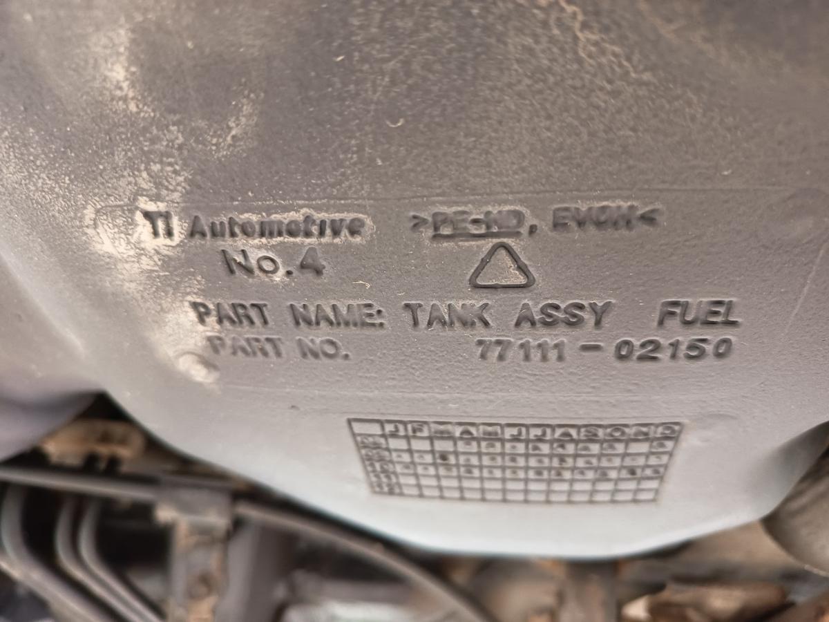 Toyota Auris E15 original Tank Kraftstoffbeh&auml;lter 1,6l 97kW Benzin Bj 2011