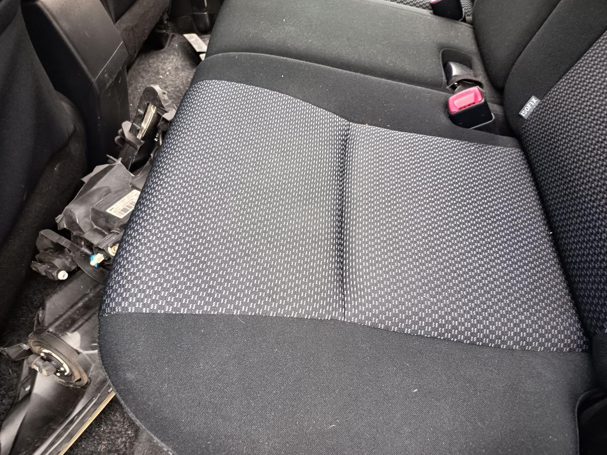 Toyota Auris E15 original R&uuml;cksitzbank Stoff anthrazit/schwarz Bj 2011