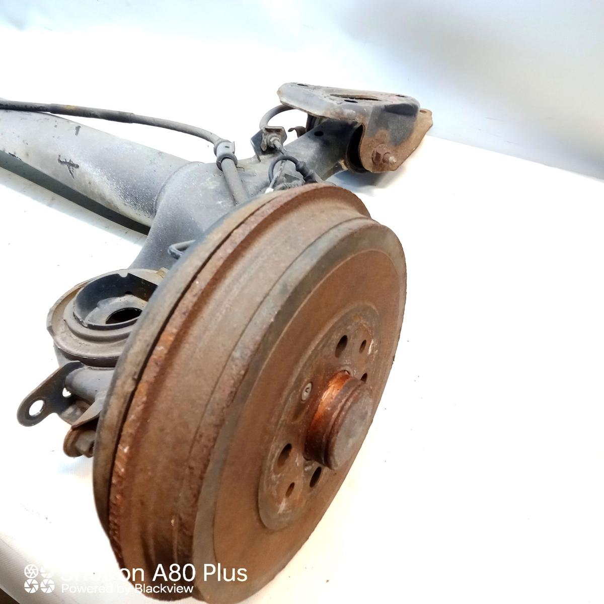 Opel Corsa E Hinterachse komplett trommelgebremst 9" 4-Loch Bj.2015