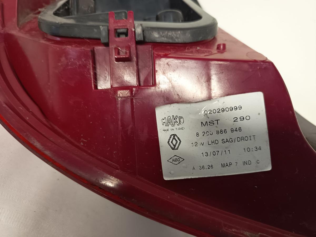 Renault Clio III Bj 2012 original Rück-Schluss-Heckleuchte rechts 8200886946