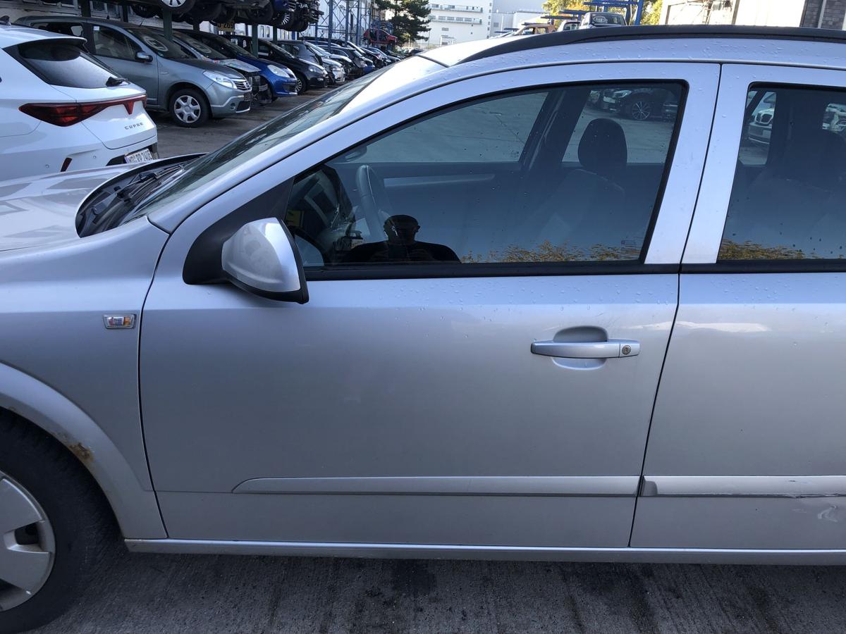 Opel Astra H Caravan T&uuml;r vorn links Fahrert&uuml;r im Rohbau 2AU Starsilber III