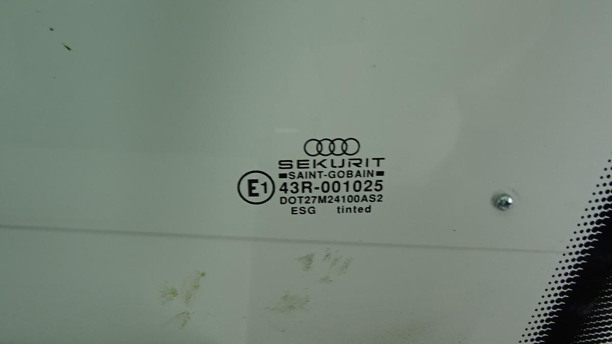 Audi 80 B4 Bj1994 Türscheibe vorn links in grüncolor