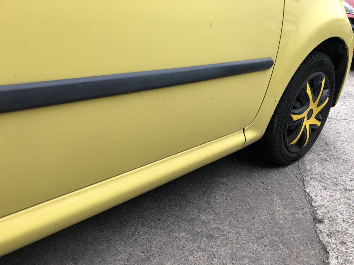 Peugeot 107 Typ P T&uuml;r vorn rechts Beifahrert&uuml;r nur f&uuml;r 3 t&uuml;rer KBL Citrus Gelb