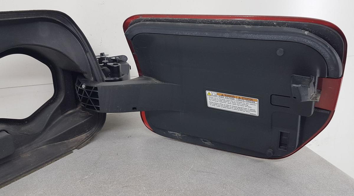 Mitsubishi Eclipse Cross Klappe Ladeanschluss Bj2023 Tankklappe 5970A0270