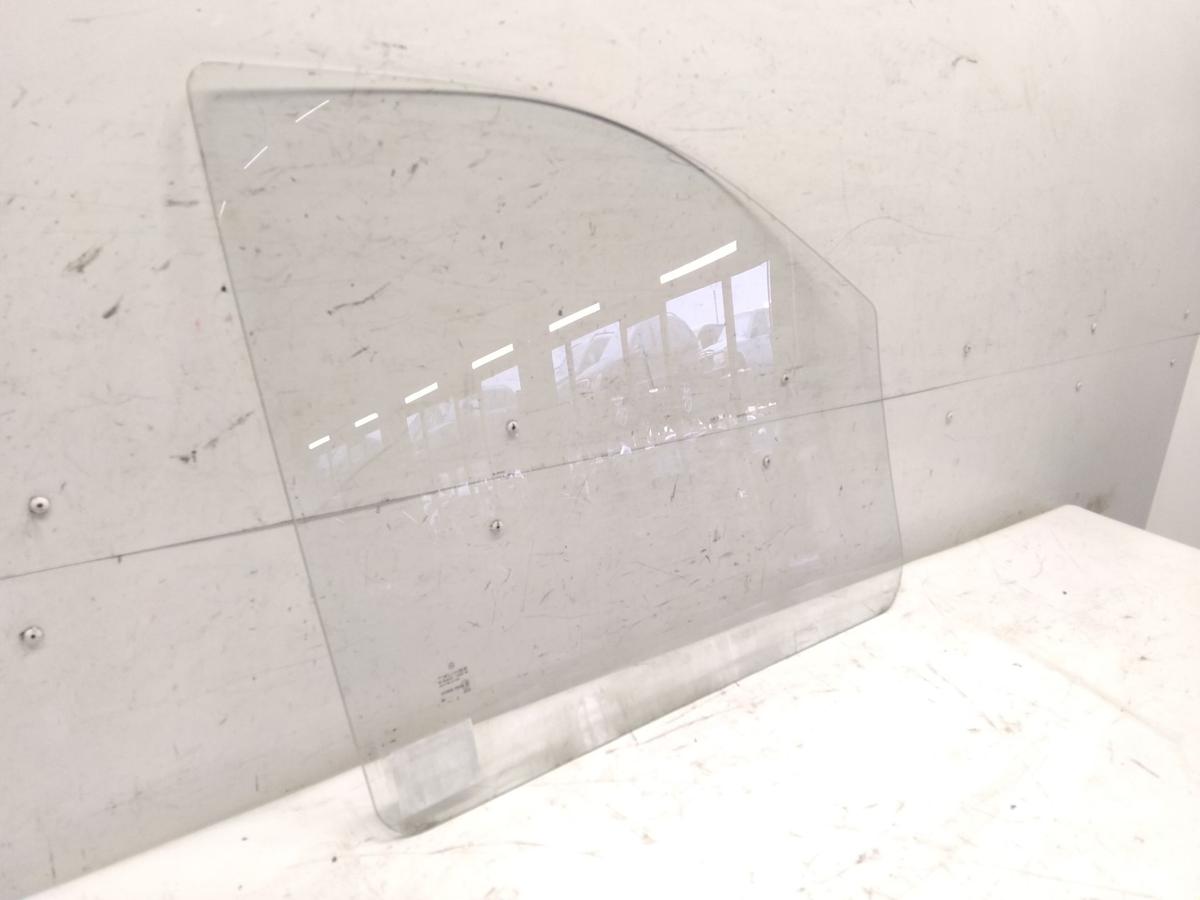 Mercedes Benz Vito 639 T&uuml;rscheibe vorn links Klarglas Bj.2004