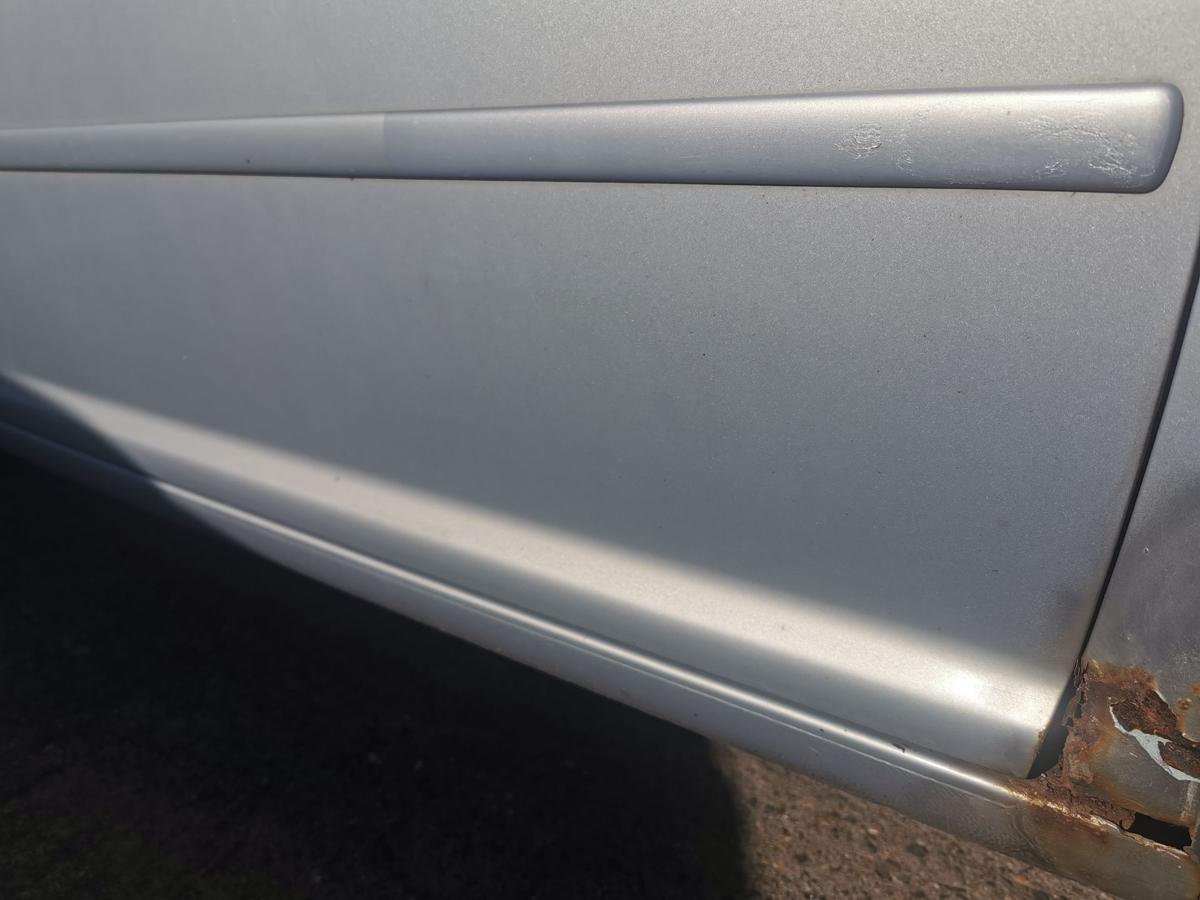 VW Bora 1J Fahrertür Tür Autotür vorn rechts Rohbautür LB7Z Satinsilber Met