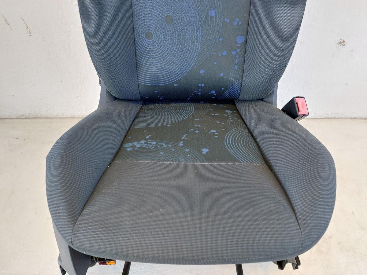 Ford Fiesta JA8 Sitz vorn rechts Beifahrersitz f&uuml;r 3 t&uuml;rer Stoffsitz Autositz