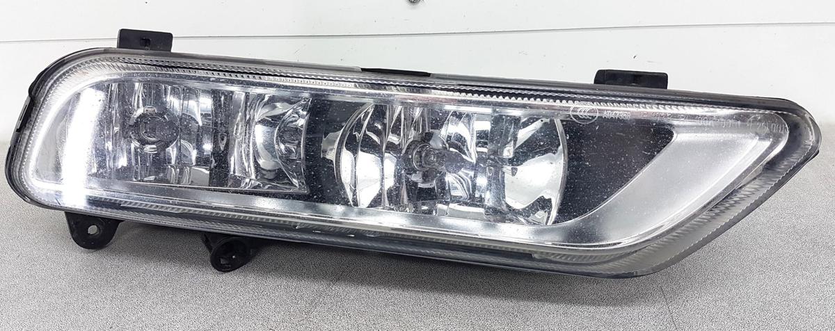 VW Passat 3C B7 Nebelscheinwerfer rechts Bj13 mit stitischem Kurvenlicht Leuchte