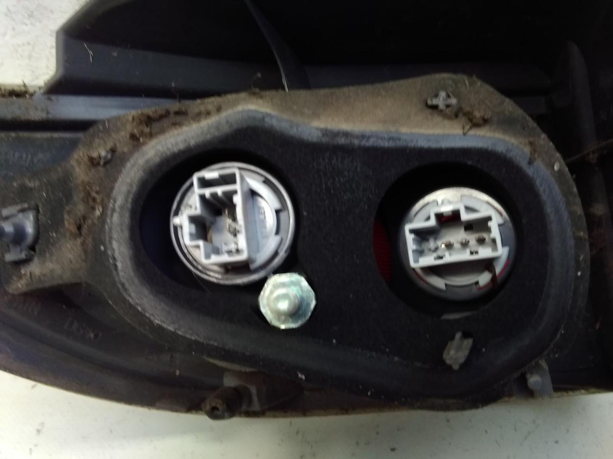Mazda 2 DY original R&uuml;ckleuchte Heckleuchte rechts Facelift BJ2007
