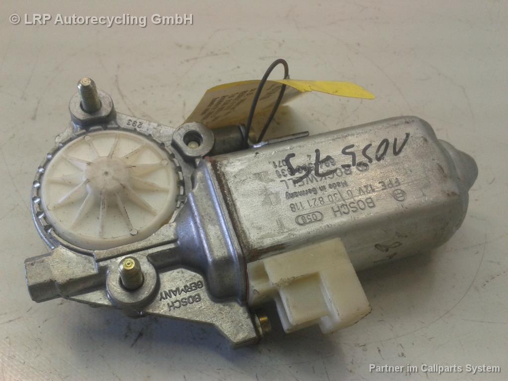 MOTOR SD; Schiebedachmotor; R 19; B/C/D 53 01/89-02/96; 7701032717; N.L.