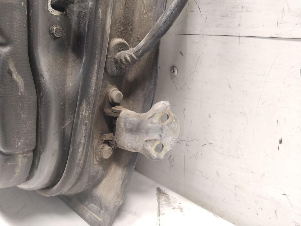 Volvo V40 Kombi original T&uuml;r hinten links 347 Titangrau Metallic BJ2001