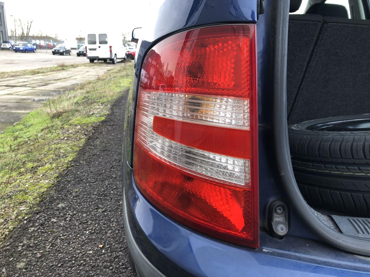 Rückleuchte Rücklicht Heckleuchte Kombi Facelift Skoda Fabia 6Y