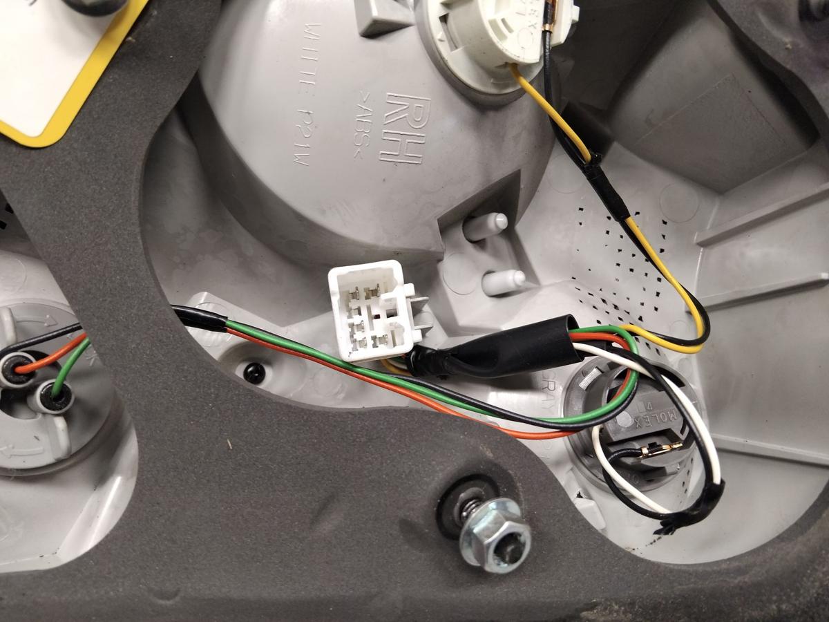 Kia Ceed ED original R&uuml;ckleuchte Heckleuchte links 5-T&uuml;rer Flie&szlig;heck Bj.2009