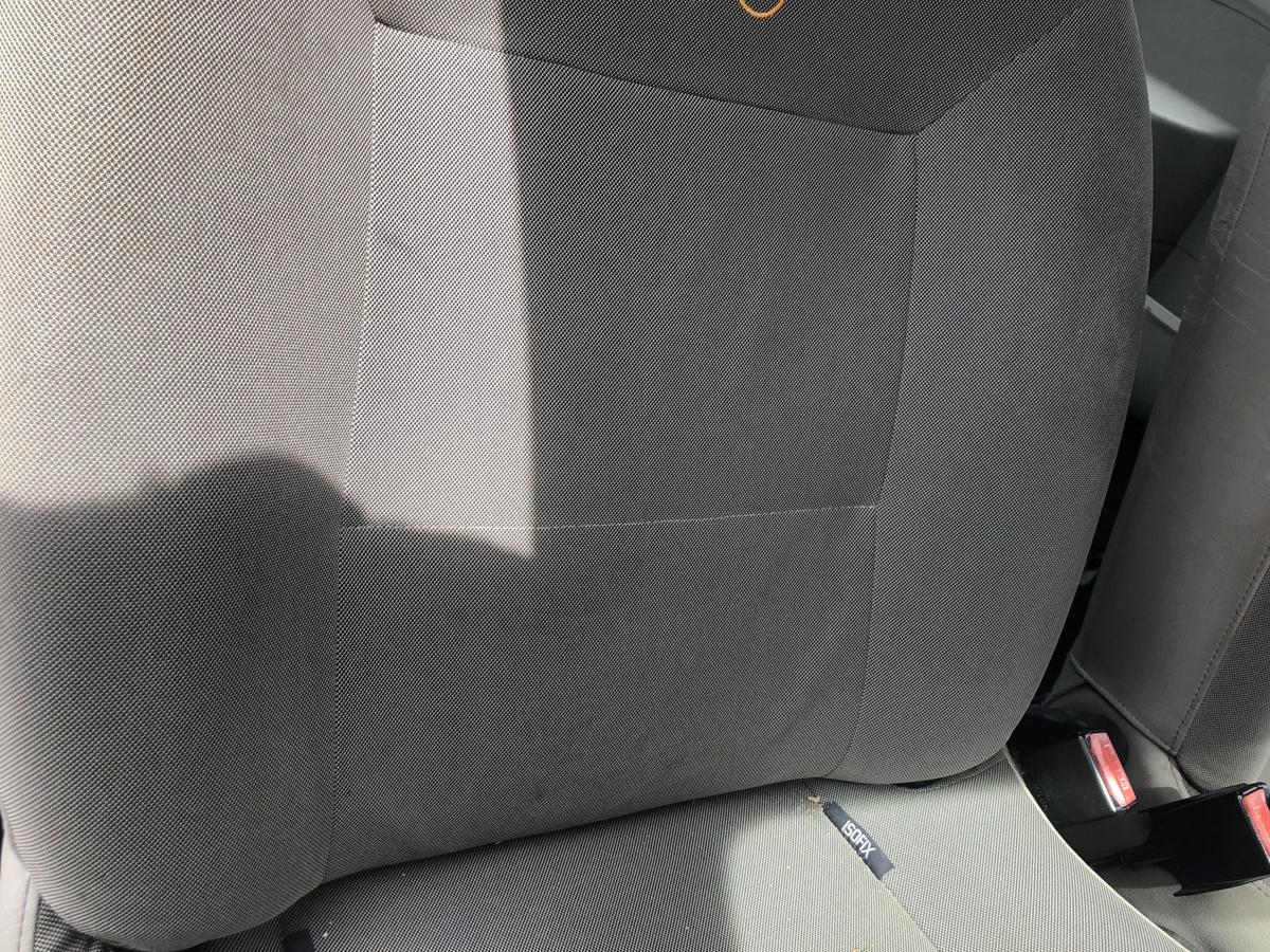 Renault Twingo 2 II Sitz vorn rechts Beifahrersitz Stoff Autositz ISOFIX