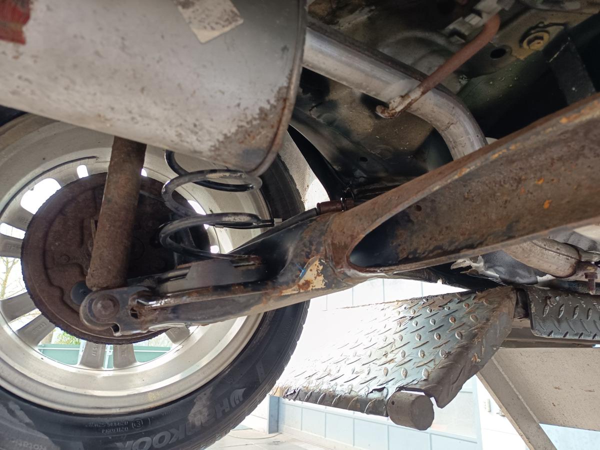 Opel Corsa D original Hinterachse Tr&auml;ger trommelgebremst 95tkm Bj 2012