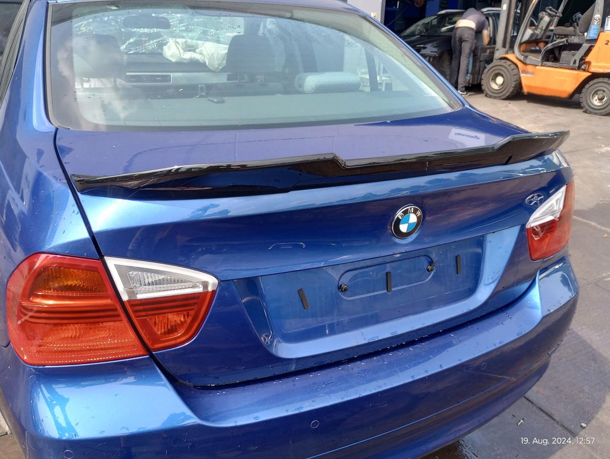 BMW 3er E90 orig Heckklappe mit Spoiler Limousine A51 Montegoblau Bj 2007