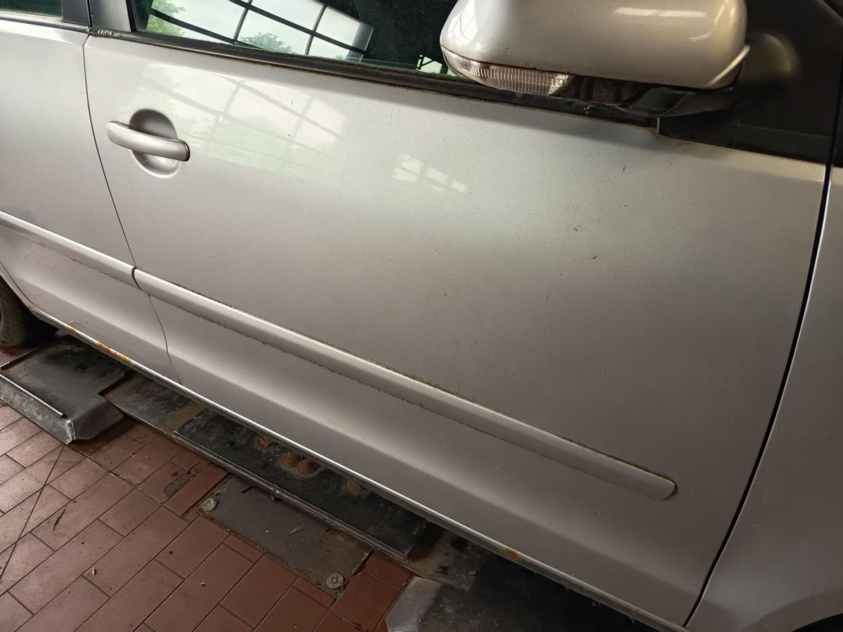 VW Polo 9N3 original T&uuml;r vorne rechts LA7W Reflexsilber Baujahr 2009
