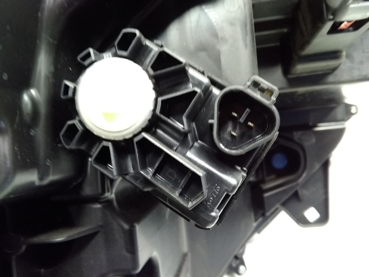 Mitsubishi Eclipse Cross original LED Scheinwerfer links 26060W240P