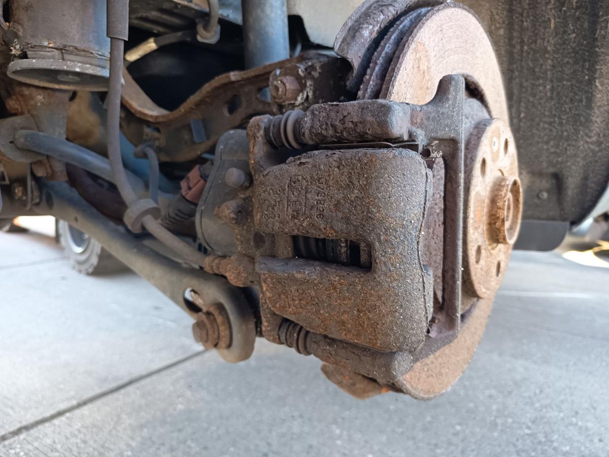 Audi A6 4F Quattro S-Line orig Bremssattel hinten rechts mit Motor 3,0L Bj 2010