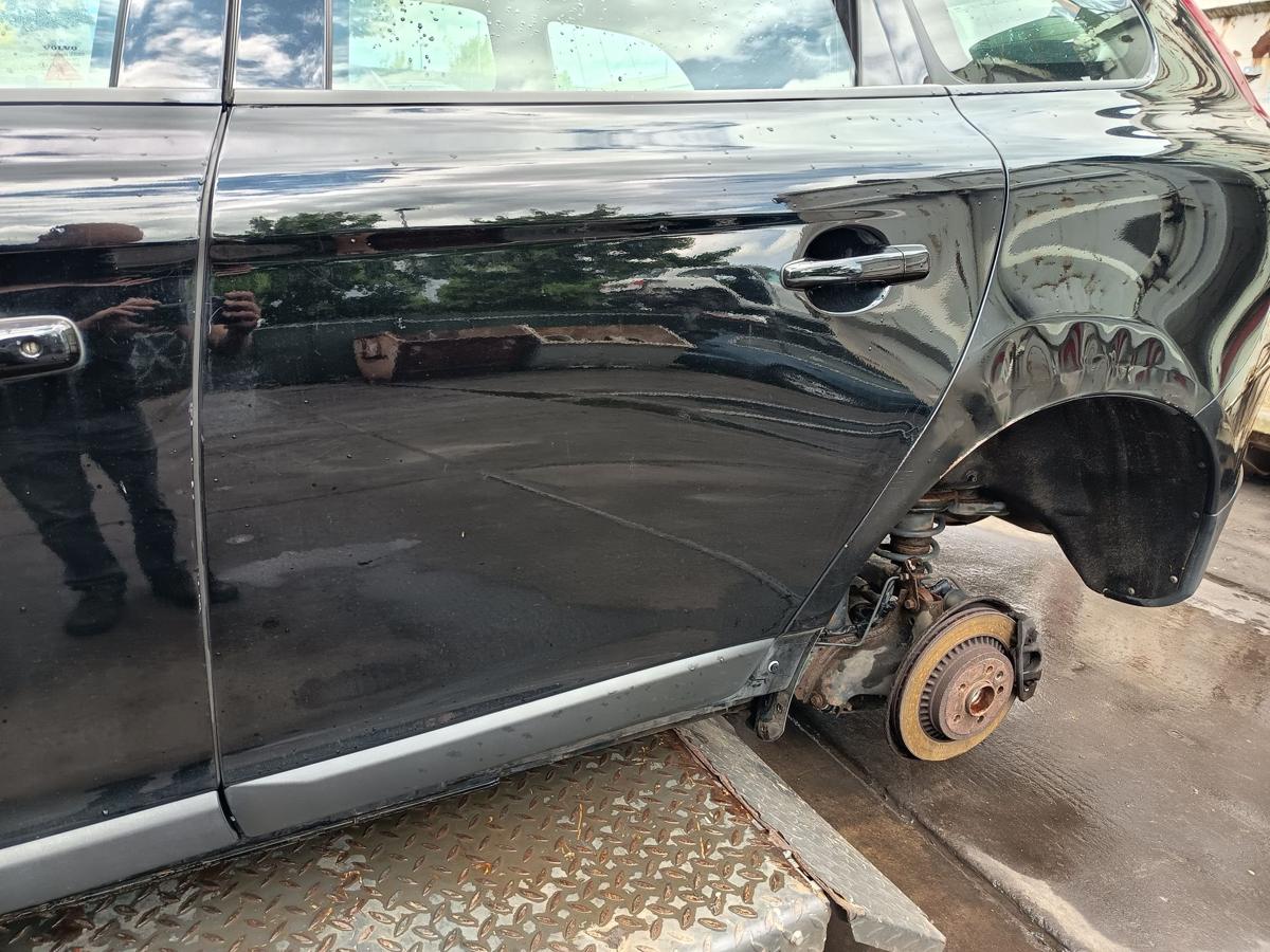 Volvo XC60 I Y20 orig Tür hinten links Fahrerseite Black Solid Bj 2010