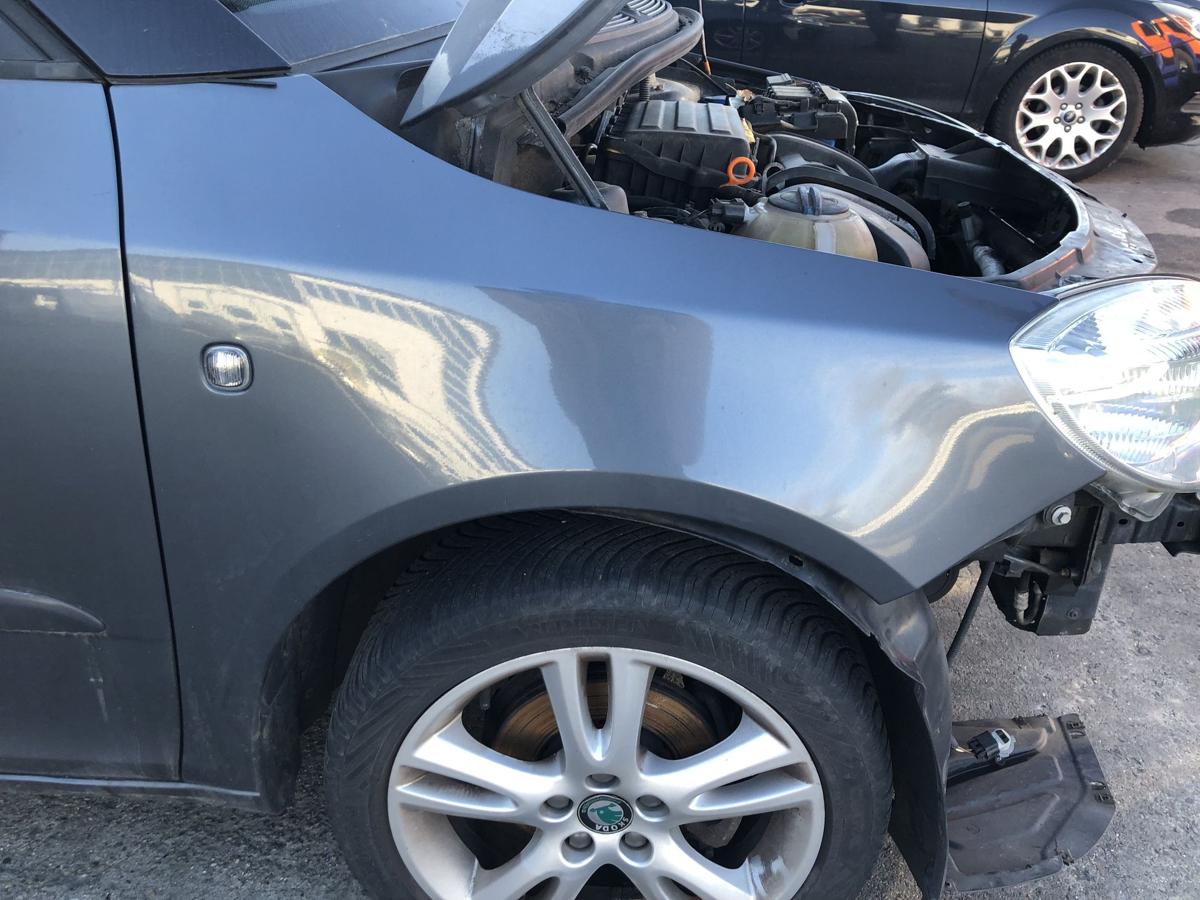 Skoda Fabia 5J Kotfl&uuml;gel rechts Beifahrerseite LF8J Antracit Grey 2006 bis 2014