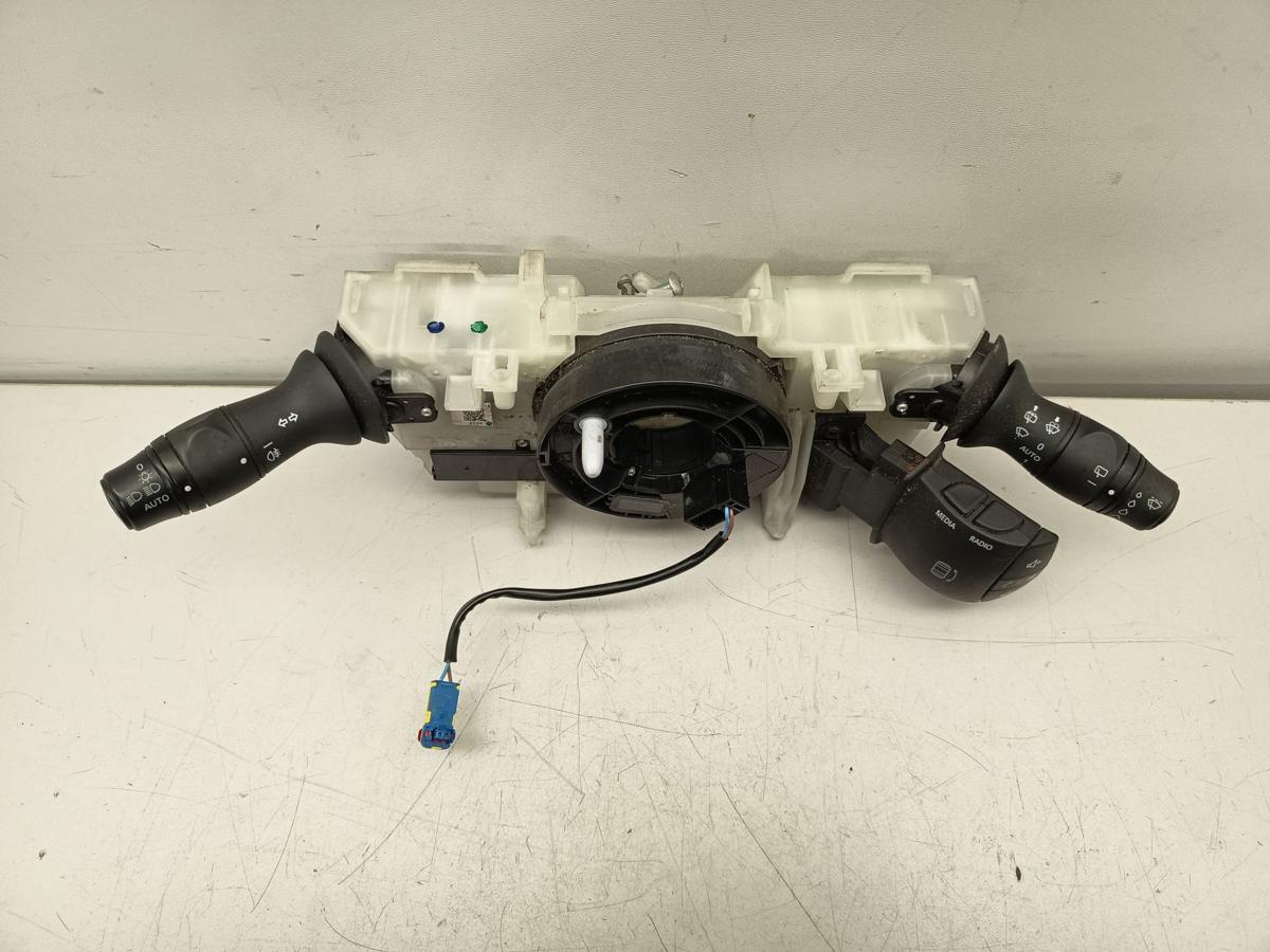 Renault Zoe Baujahr 2014 original Kombischalter 255673247R Baujahr 2014