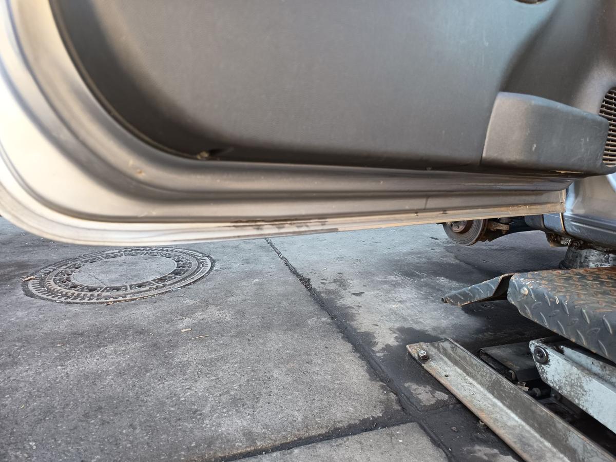 Opel Corsa C original T&uuml;r links Fahrer 3t&uuml;rer Z163 Lichtsilber Bj 2004