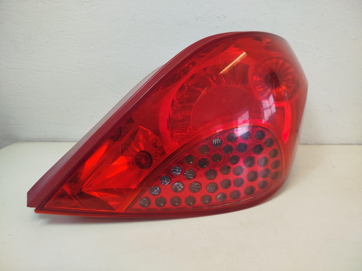 Peugeot 207 WA WC R&uuml;ckleuchte rechts R&uuml;cklicht Heckleuchte 3 / 5 t&uuml;rer OE bis09