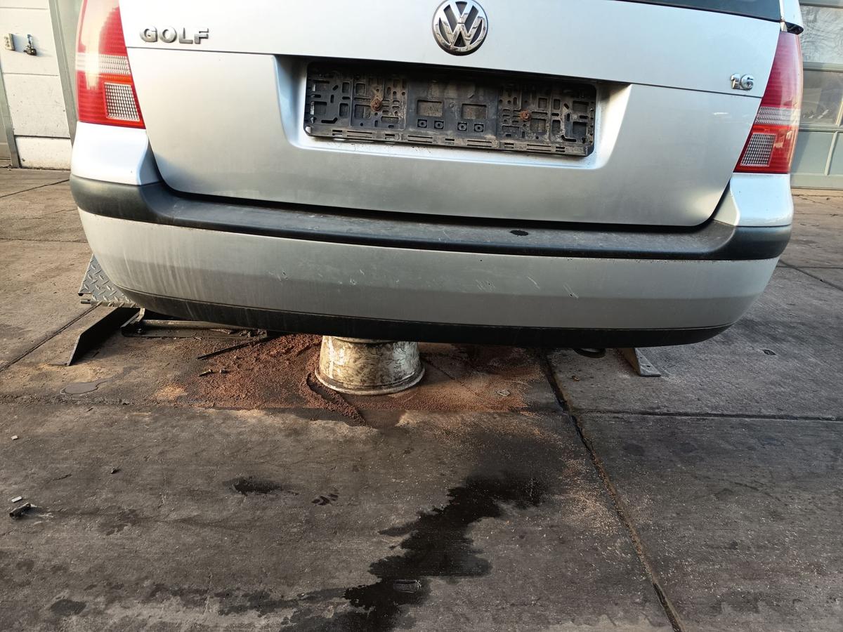 VW Golf IV Kombi original Sto&szlig;stange hinten LA7W Silber Baujahr 2003