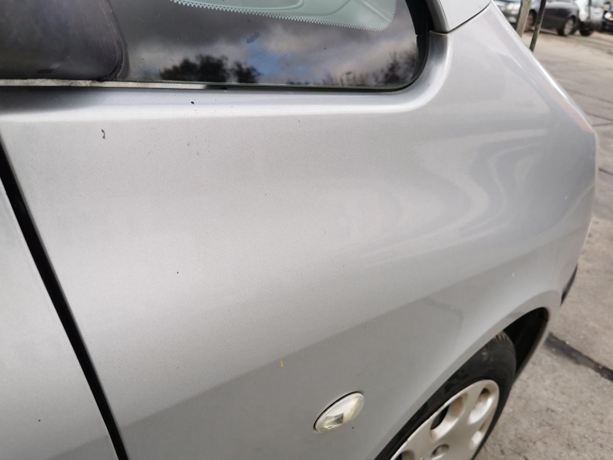 Peugeot 1007 K Kotflügel Fender Seitenwand vorn rechts EZR Aluminiumgrau Met OE Peugeot 1007 K Kotflügel Fender Seitenwand vorn rechts EZR Aluminiumgrau Met OE