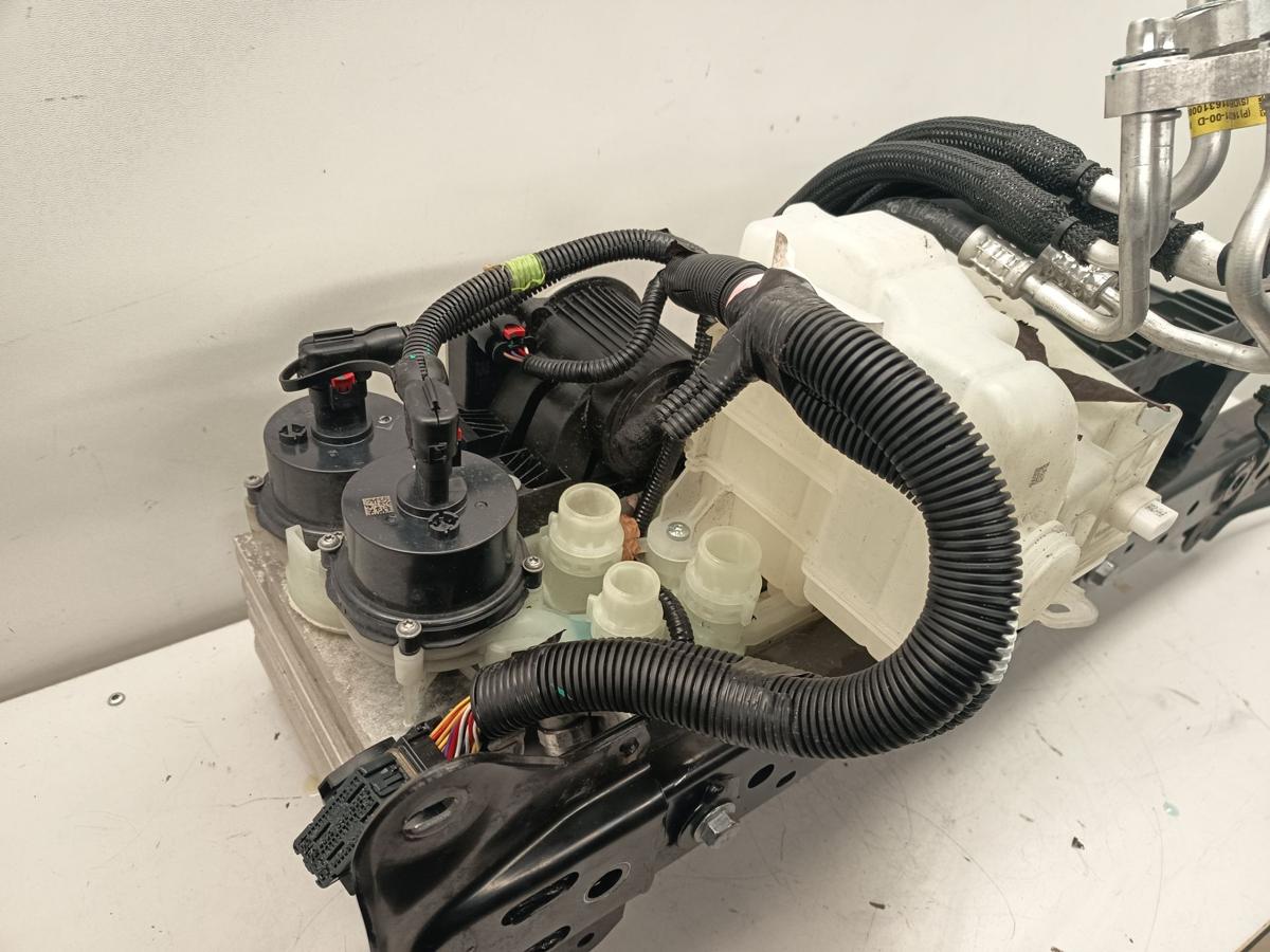 Tesla Model 3 orig W&auml;rmetauscher Klima mit vorn 152300300B Baujahr 2022