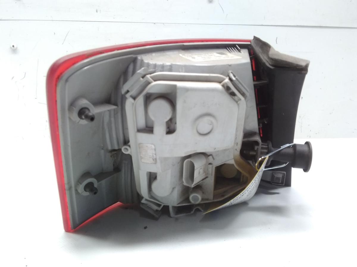 Audi A4 Avant B7 8E original R&uuml;ckleuchte Heckleuchte rechts 8E9945096E Bj.2006