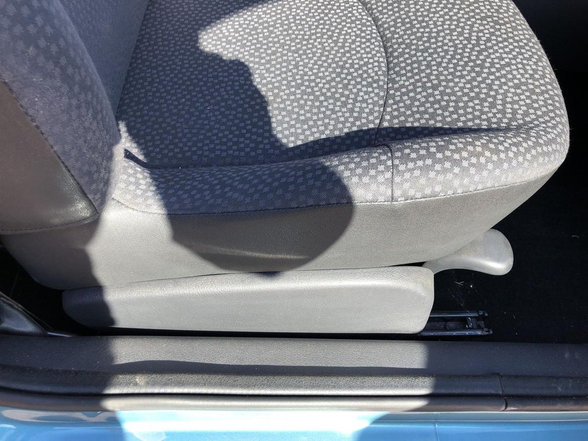 Renault Clio II 2 Campus Sitz vorn rechts Beifahrersitz 3 t&uuml;rer Stoffsitz