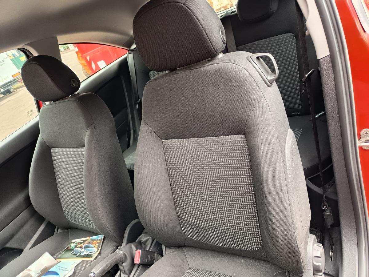 Opel Corsa D original Sitz vorne links 3 T&uuml;rer Stoff Baujahr 2009