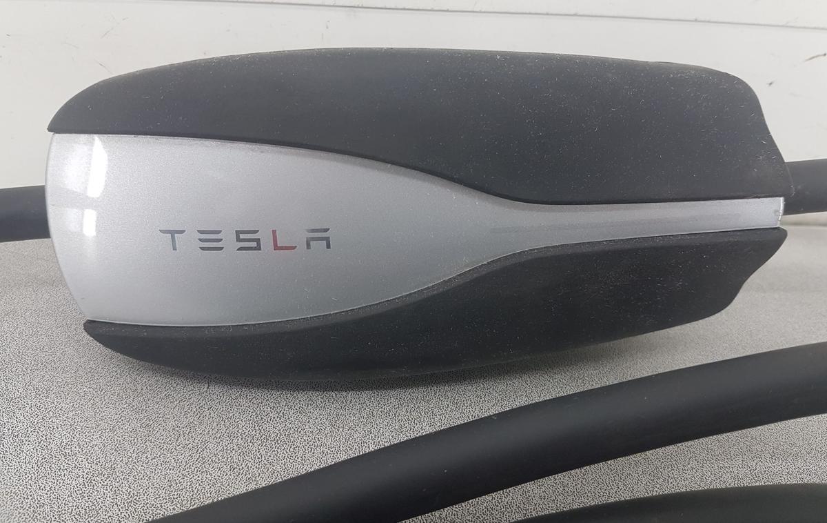 Tesla Model Y original Ladekabel 400V CEE Kraftsteckdose 1046714-00-D Bj2023