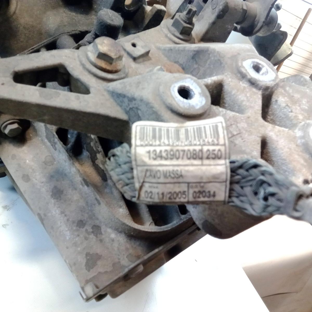 Fiat Ducato 250 6-Gang Schaltgetriebe 20GP18 2.3TD 88kw Teilespender Bj.2011