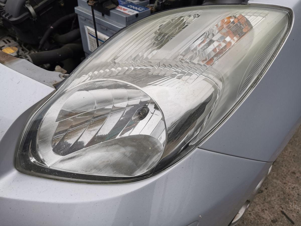 Toyota Yaris XP9 Scheinwerfer Hauptscheinwerfer Frontscheinwerfer vorn links FRA