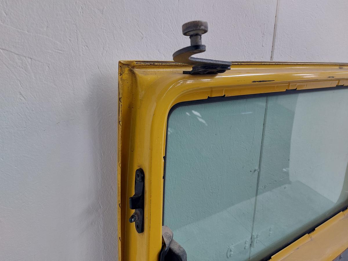 VW T5 7H Transporter Schiebet&uuml;r rechts mit Scheibe Postgelb Dellen tiefe Kratzer