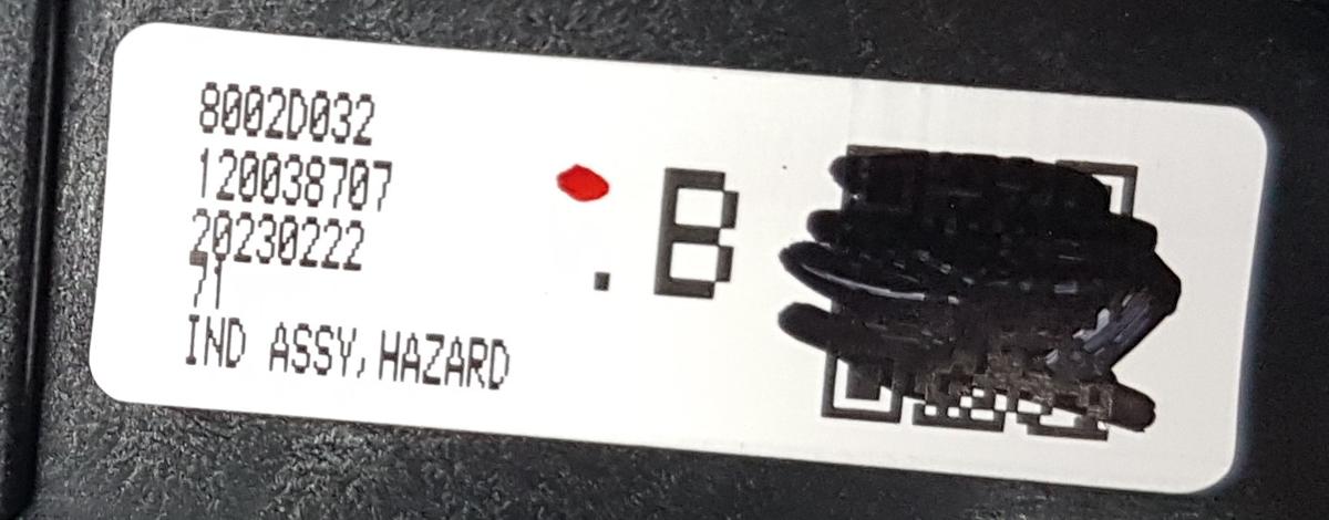 Mitsubishi Eclipse Cross Luftd&uuml;se mitte inkl Warnblinkschalter Bj2023 8002D032