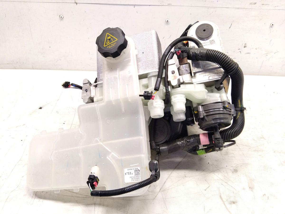 Tesla Model S Facelift original Wärmtauscher Super Manifold 1523007-00-F Bj.2023