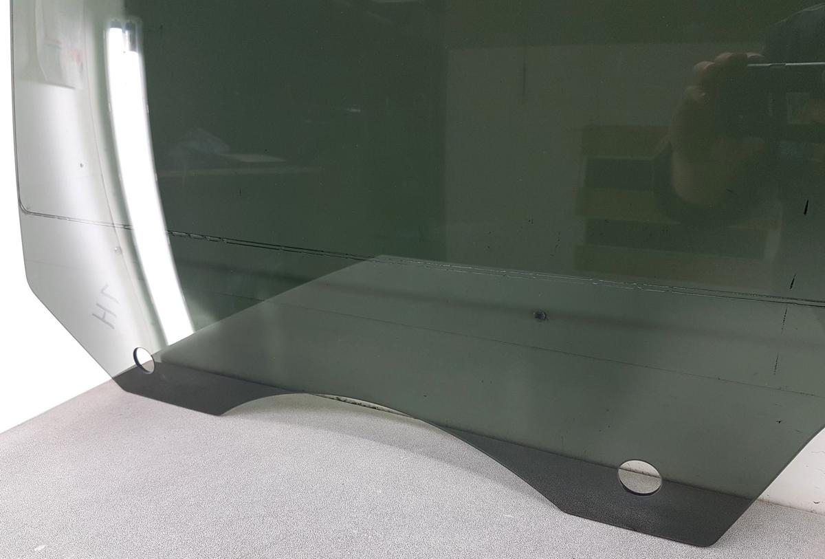 Tesla Model Y T&uuml;rscheibe hinten links abgedunkelt VSG Verbundglas Bj2022