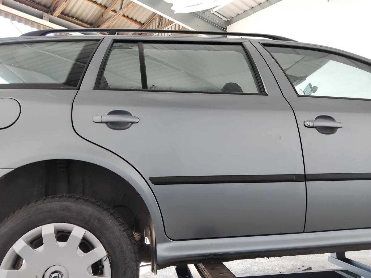 Skoda Octavia 1U Kombi Tür hinten rechts Kombi stonegreymetallic 9151 BJ2002