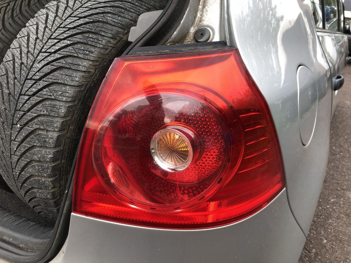 VW Golf 5 1K R&uuml;ckleuchte rechts au&szlig;en Ecke R&uuml;cklicht Heckleuchte 3 und 5 t&uuml;rer